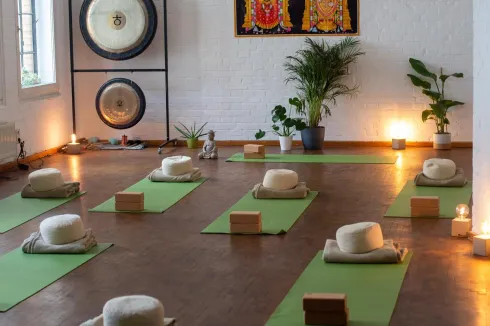 Good Night Soundbath (Gong & Singing Bowls)