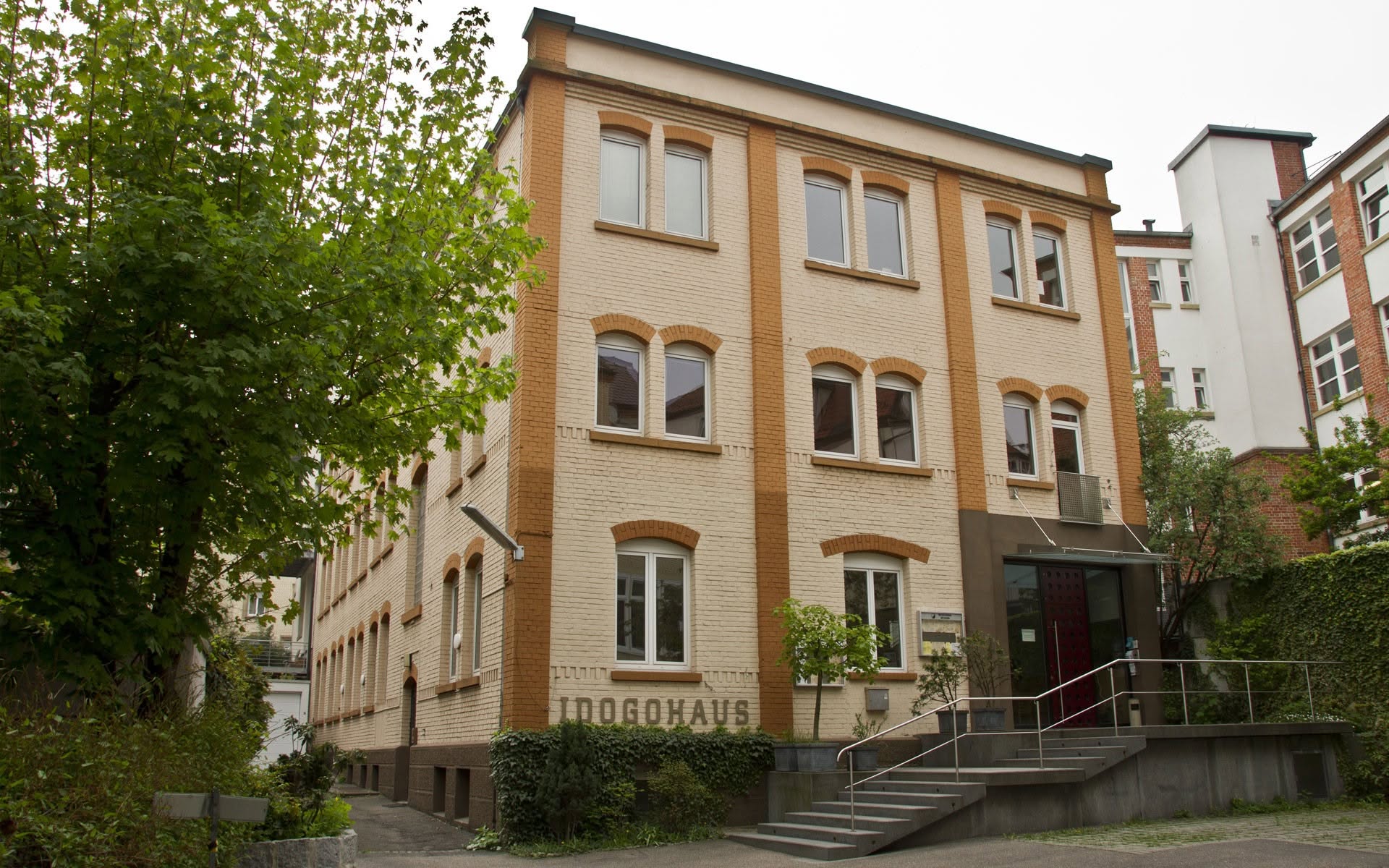 IDOGOHAUS STUTTGART backdrop