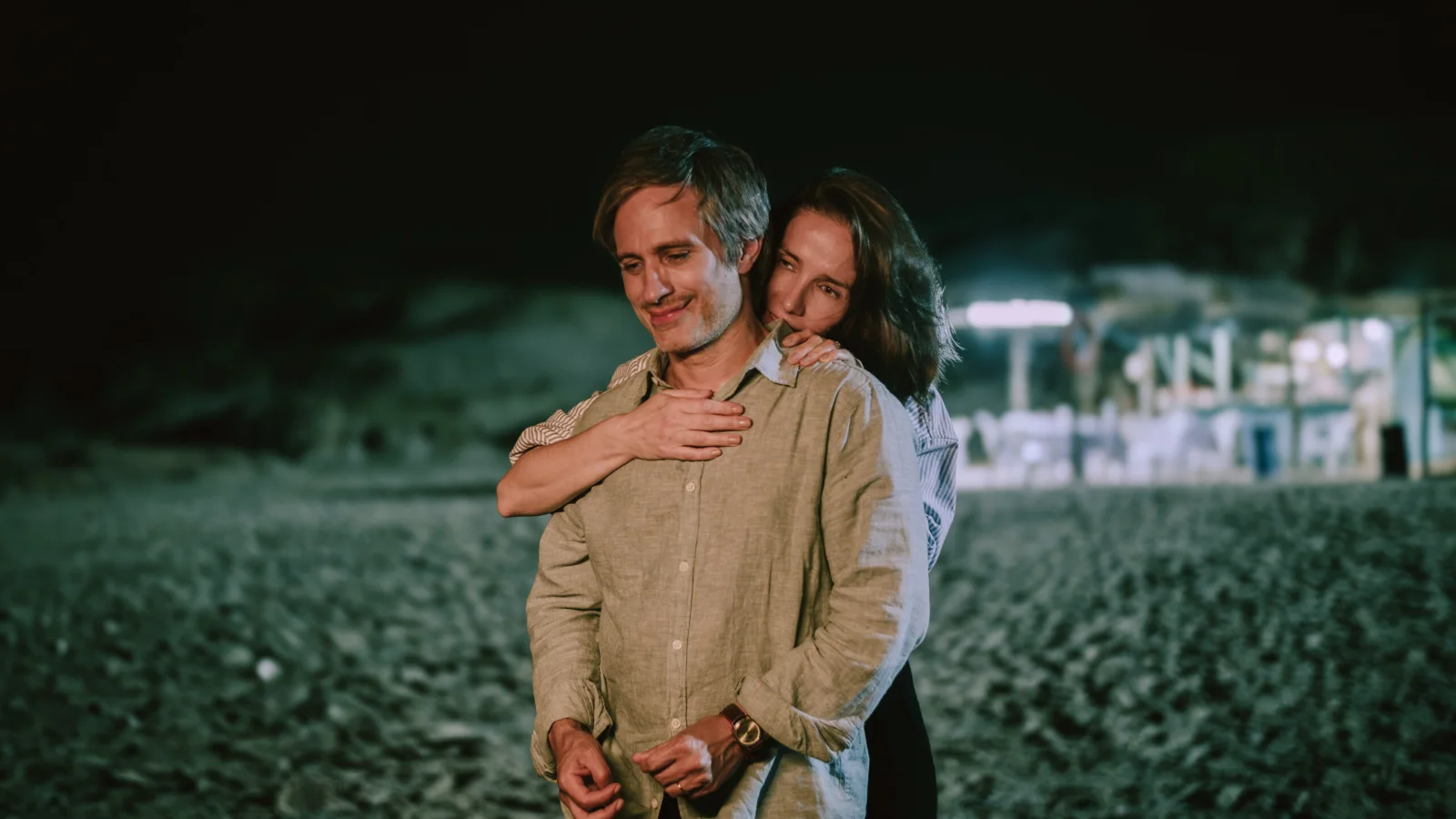 Gael García Bernal y Natalia Oreiro se encuentran en Nada entre los dos, la nueva comedia romántica de HBO Max