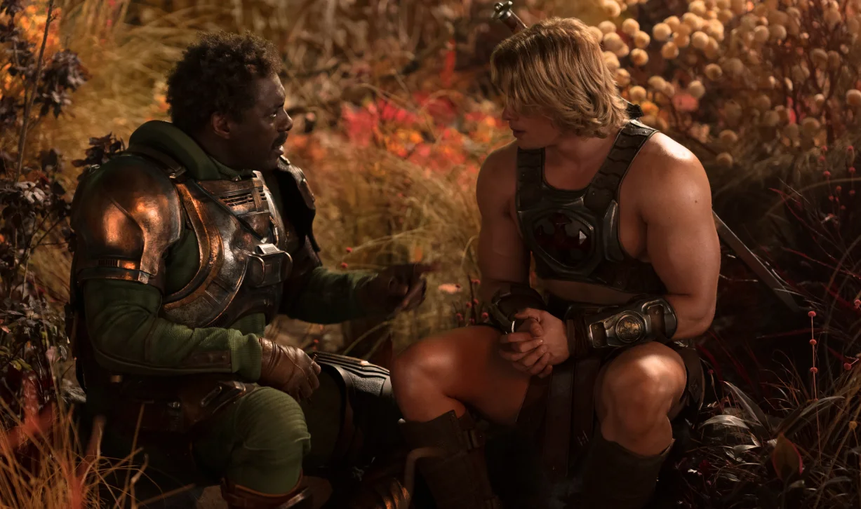 Amos del Universo: Nicholas Galitzine empuña la espada de He-Man en la nueva película