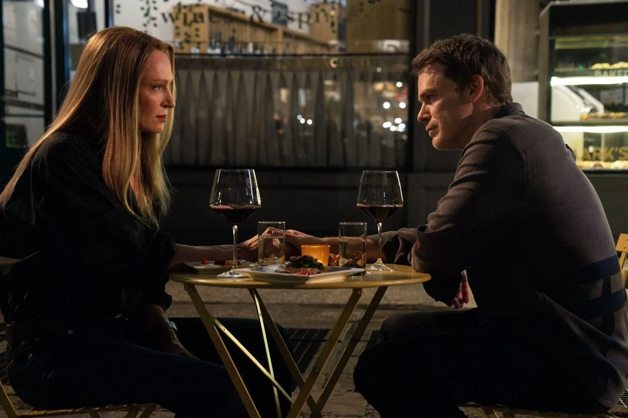 Uma Thurman y Michael C. Hall en Dexter Resurrección