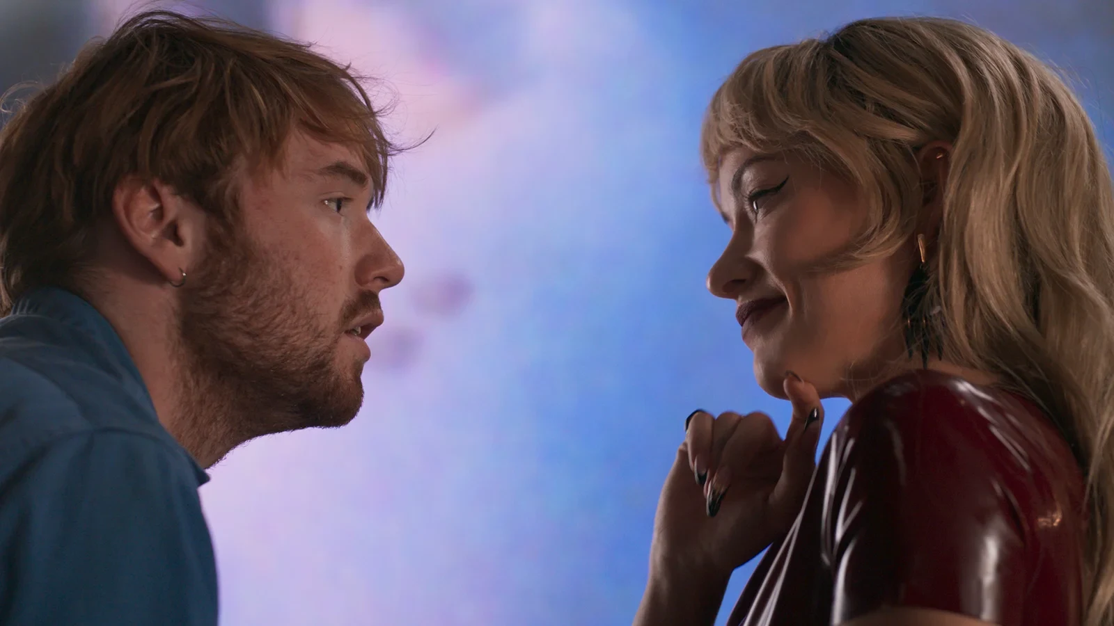 Cooper Hoffman y Olivia Wilde, frente a frente, en Quiero tu sexo