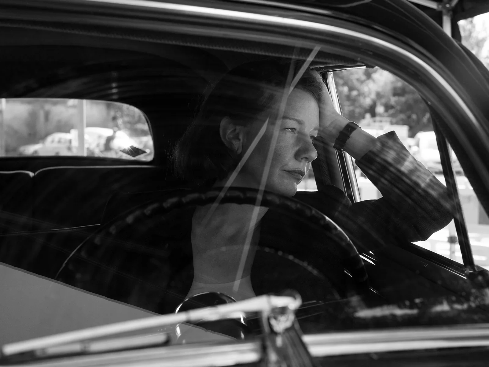Sandra Hüller como Erika Mann al volante en Tierra de mi padre