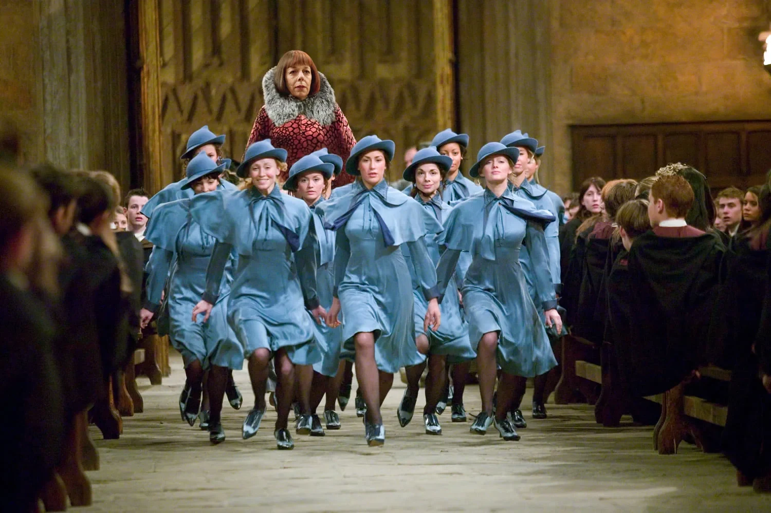Uniformes celestes de Beauxbatons en El cáliz de fuego