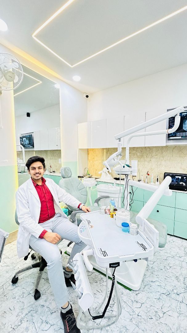 Photo of Dr. Vatsal Gupta, Dentist in Roorkee, Uttarakhand