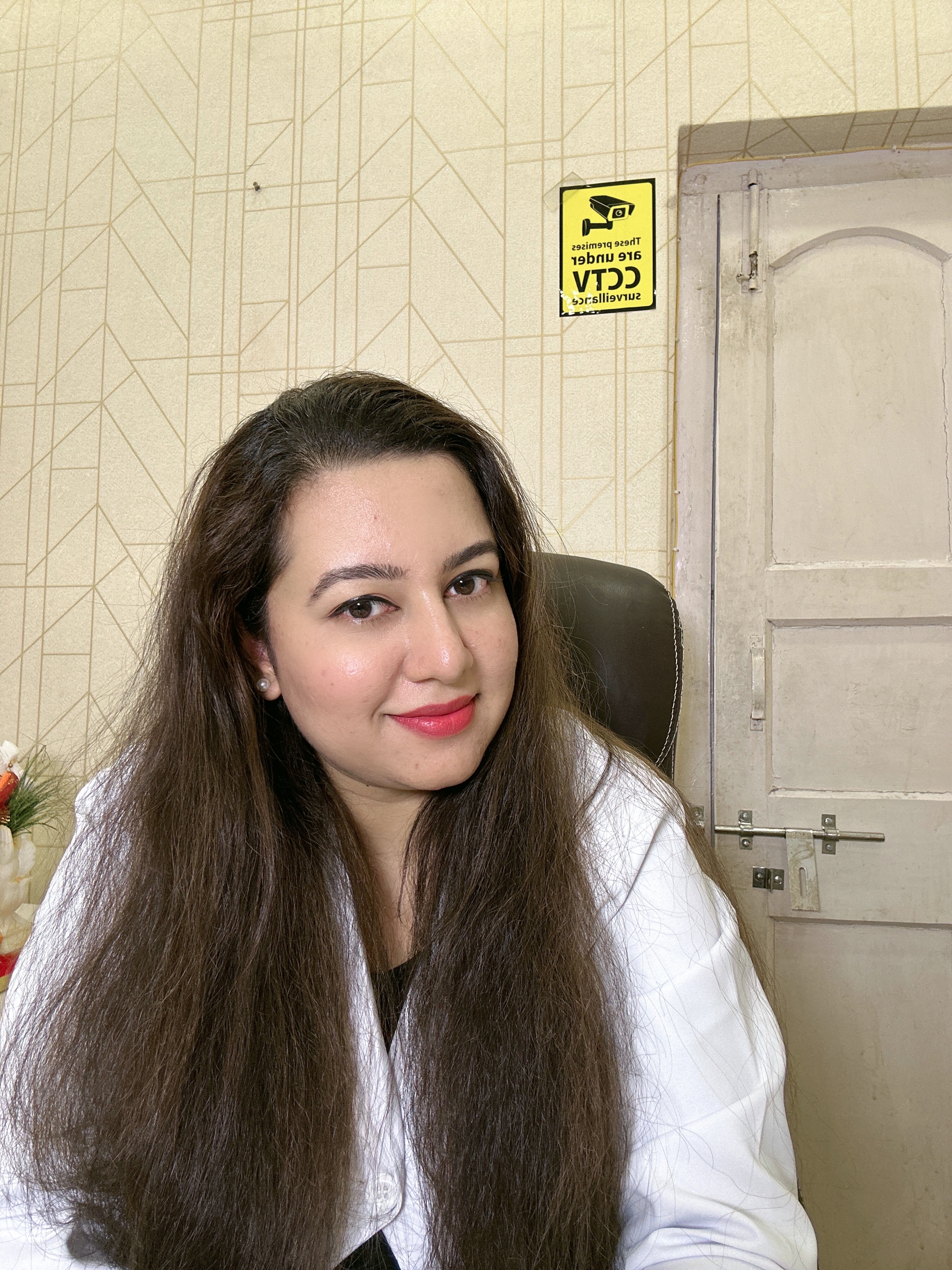 Photo of Dr. Samujjala Deb Chatterjee, Dermatology in Kolkata, West Bengal