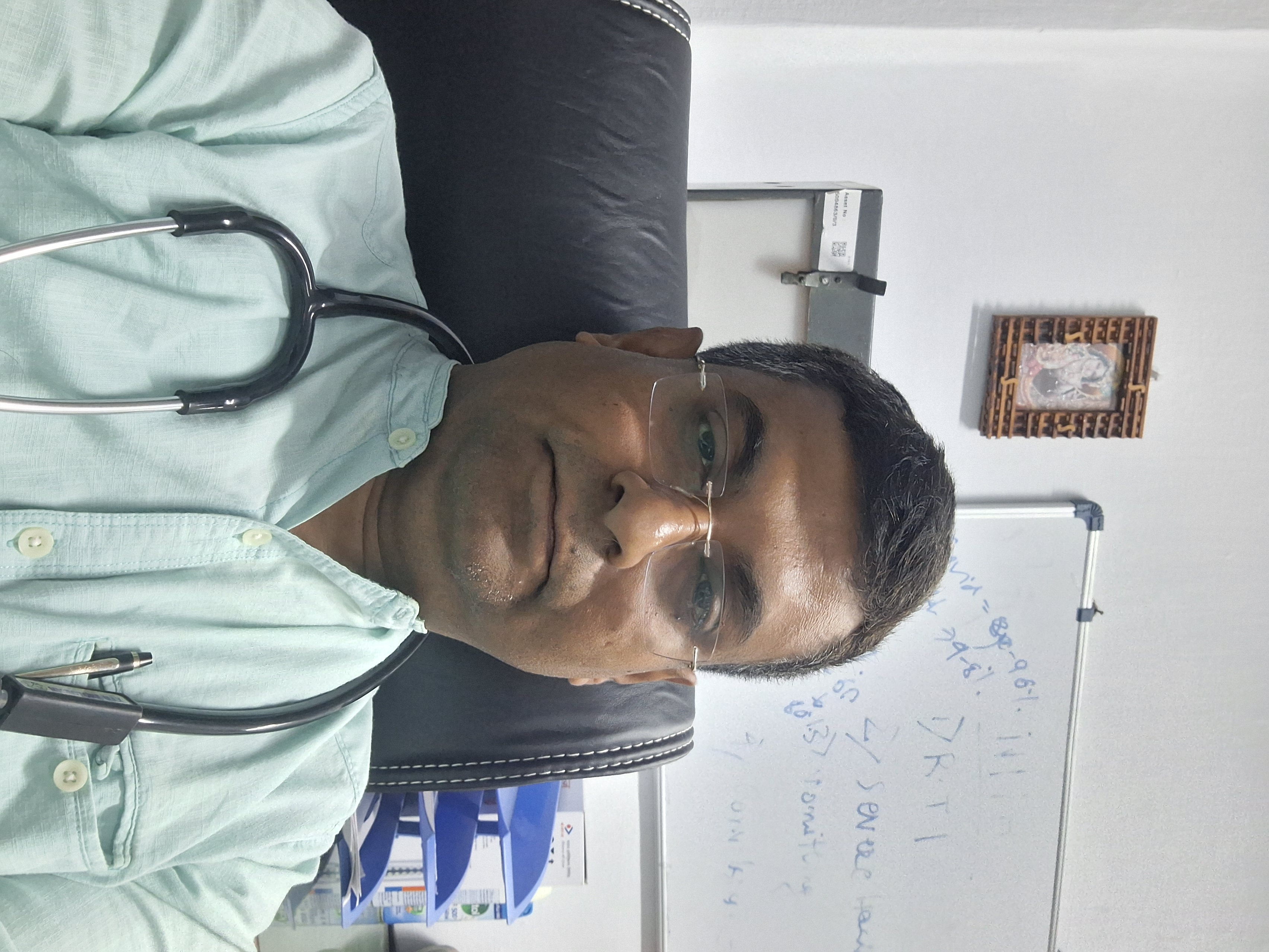 Photo of DR DEBAKINANDAN BANERJEE, Family Physician in Kolkata, West Bengal