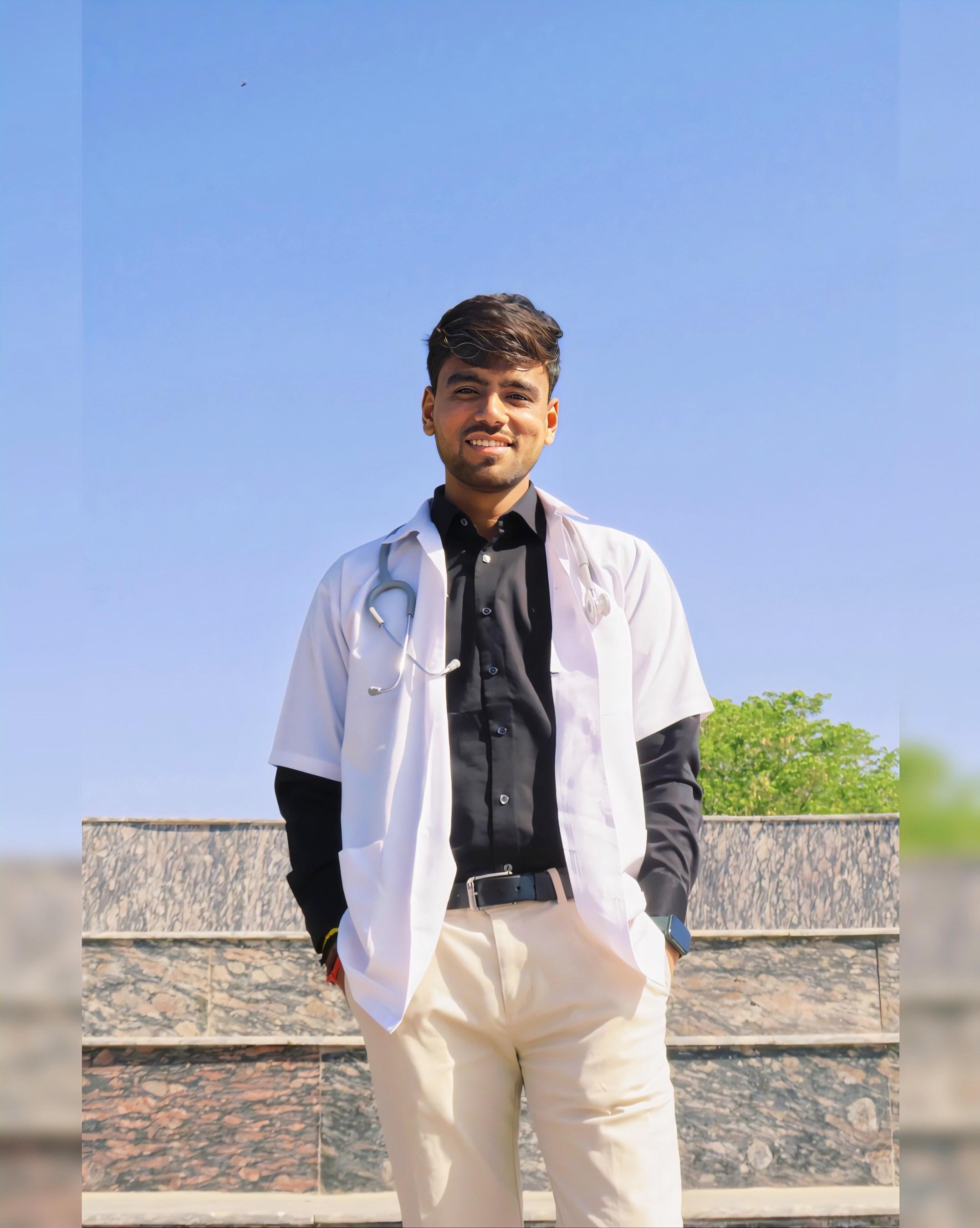 Photo of Dr Nishankumar Indra Narayan Jha, Family Physician in Vadodara, Gujarat