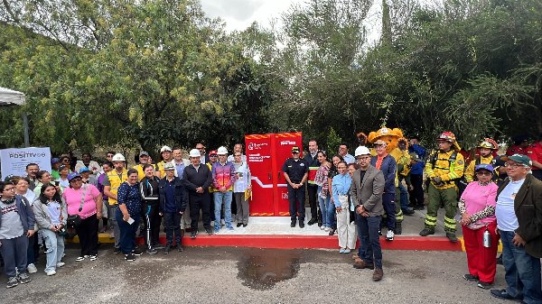 Constructores Positivos fortalece la prevención de incendios en Quito con la entrega de 12 gabinetes contra incendios