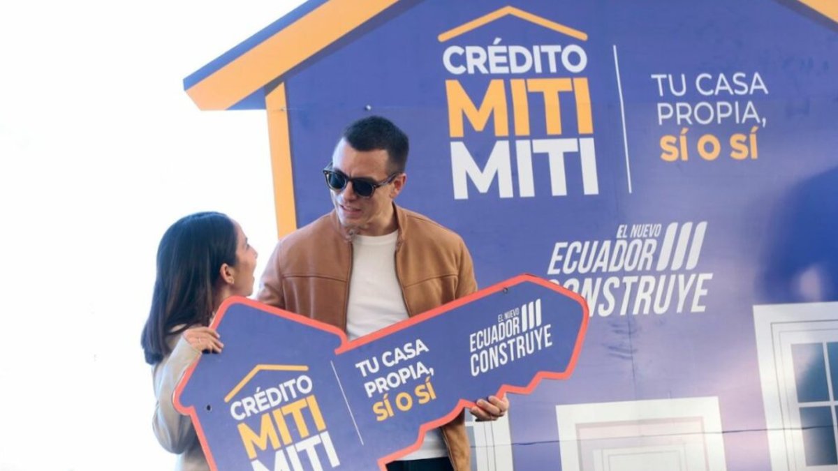 Daniel Noboa estuvo en Cuenca por la propuesta de vivienda Tu Casa Miti-Miti 