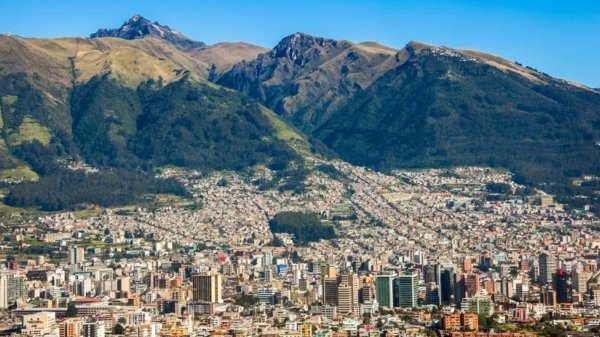 ¿Por qué Quito queda rezagada frente a Bogotá y Lima en competitividad e inversión?