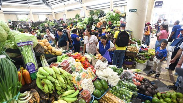 Banco Central prevé que la economía de Ecuador crecerá 3,8% en 2025, pero en 2026 se desacelerará 