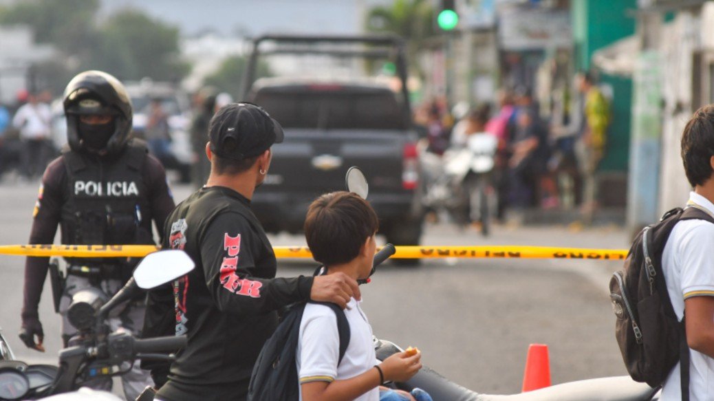 Inseguridad afecta a casi 30 % de los negocios en Ecuador, revela estudio del BCE