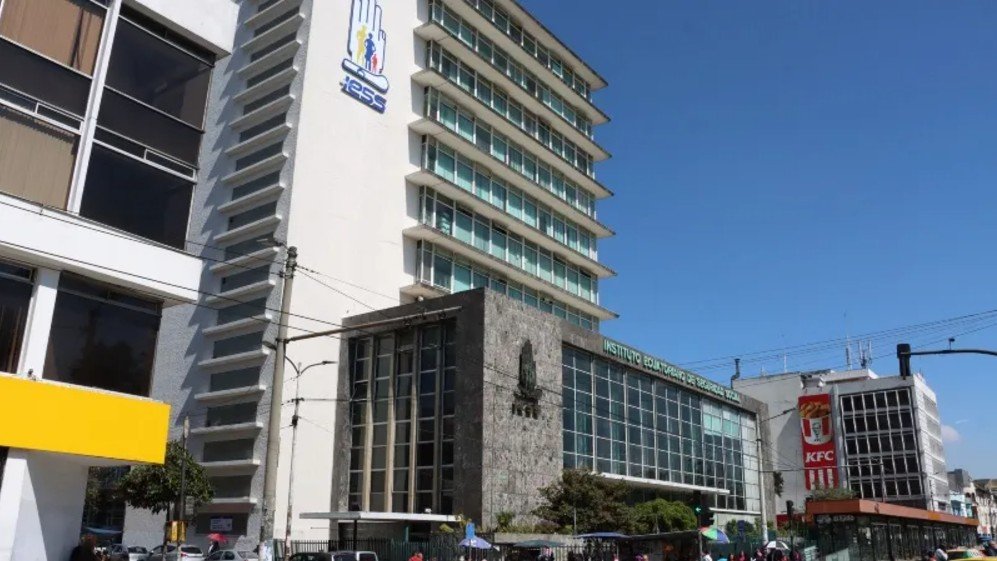 Ecuador depende cada vez más de deuda interna: menos liquidez local y riesgos para la economía