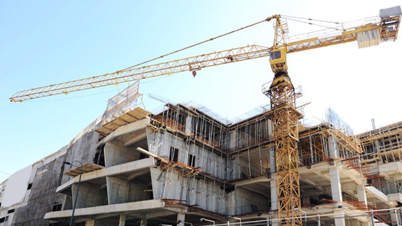 El sector de la construcción en Ecuador acelera su recuperación en 2025
