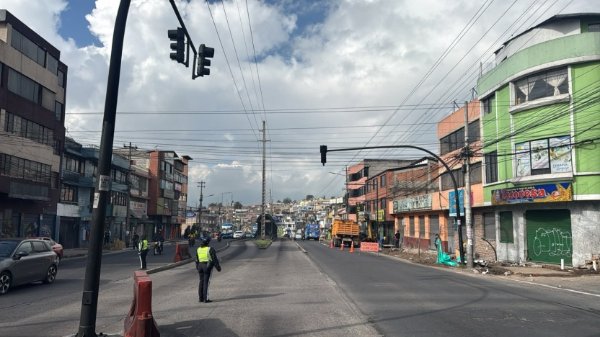 Cortes de luz sorprenden a Quito, Guayaquil y otras ciudades de Ecuador en medio del estiaje
