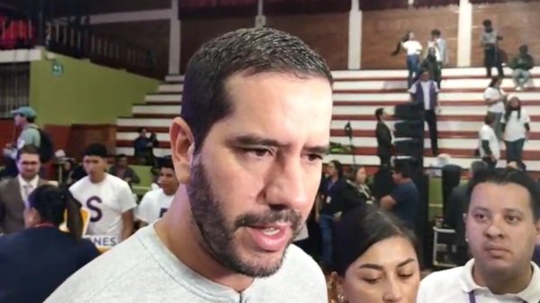 En el contrato con el Colegio de Arquitectos hay ciertas cláusulas que no se cumplieron", dice ministro Roberto Luque sobre diseño del MuNa