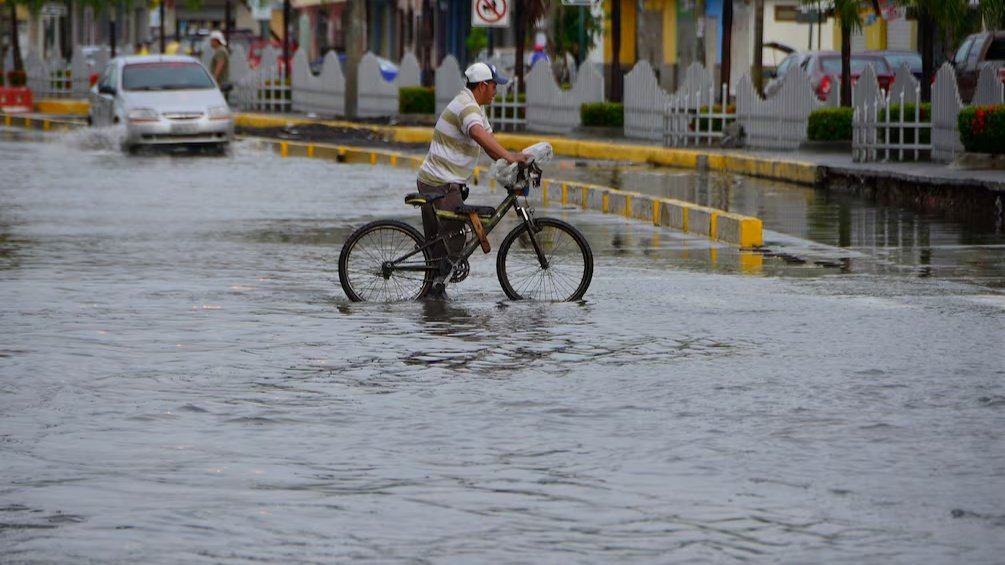 Expertos de Argentina y Panamá analizarán en Ecuador cómo reducir el riesgo de inundaciones ante el fenómeno del Niño