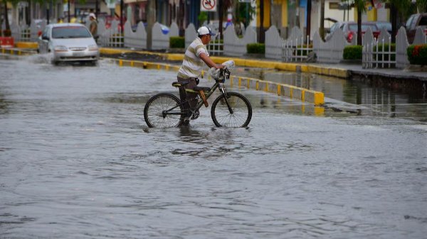Expertos de Argentina y Panamá analizarán en Ecuador cómo reducir el riesgo de inundaciones ante el fenómeno del Niño