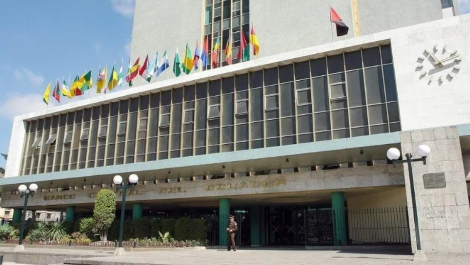 gobierno_recibira_379_millones_de