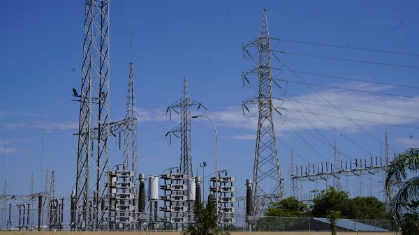 Industrias de alto voltaje avanzan con la implementación de generación propia