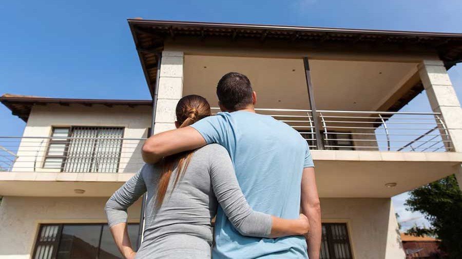 ¡Necesito cubrir la entrada de una casa!: este es el interés que pago si solicito un crédito por 10.000 dólares