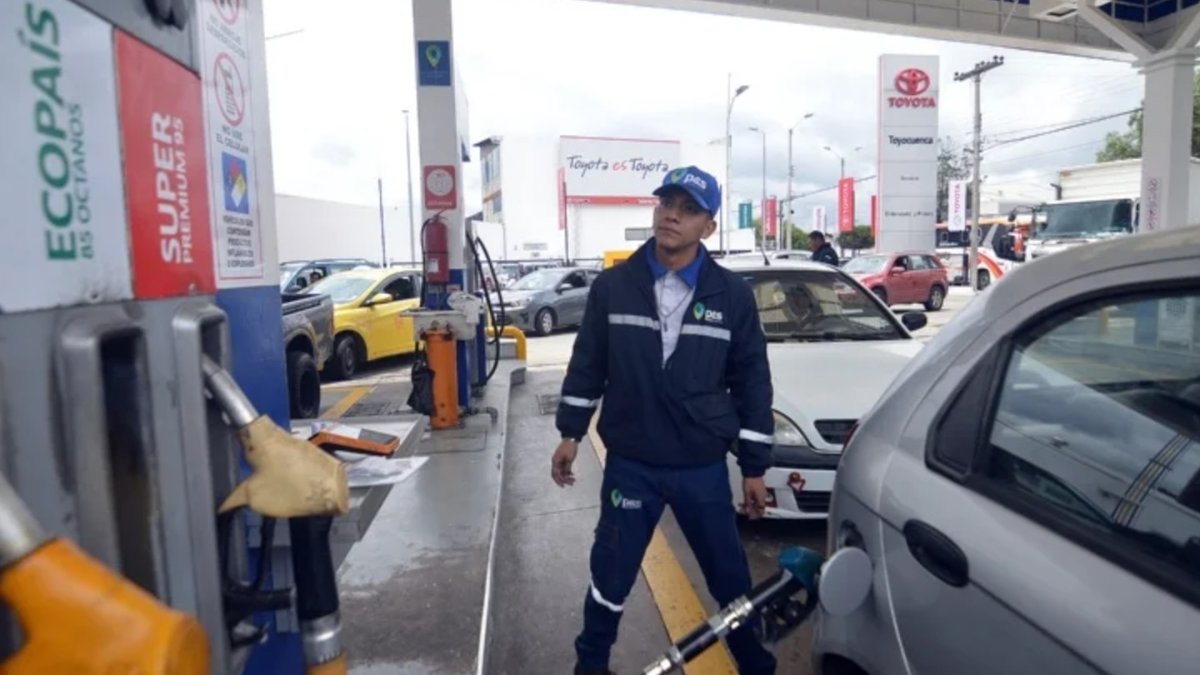Nuevos precios de combustibles en Ecuador subirán desde el 12 de mayo