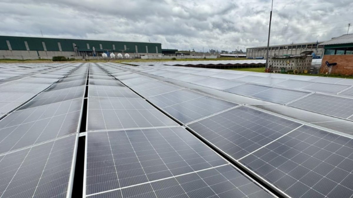 Fairis inaugura el proyecto fotovoltaico más grande de la Sierra Centro y apuesta por la energía limpia en Ecuador
