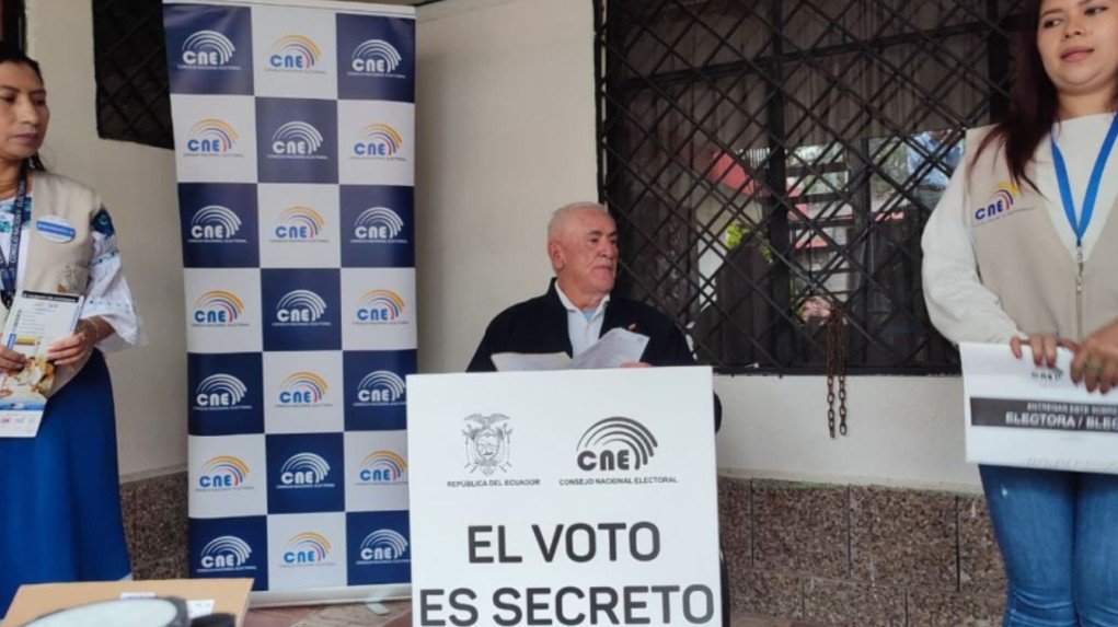 Riesgo país de Ecuador baja a 652 puntos a dos días del referéndum y consulta popular