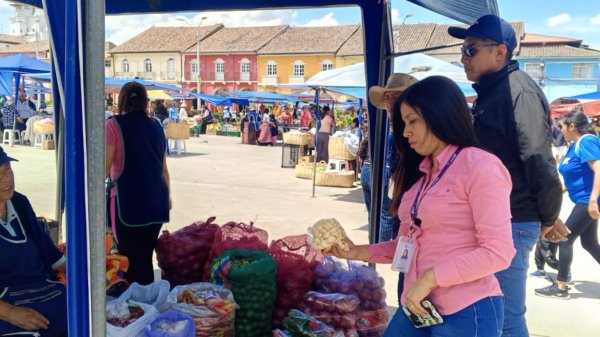 Inflación en Ecuador sube en marzo y encarece la canasta básica