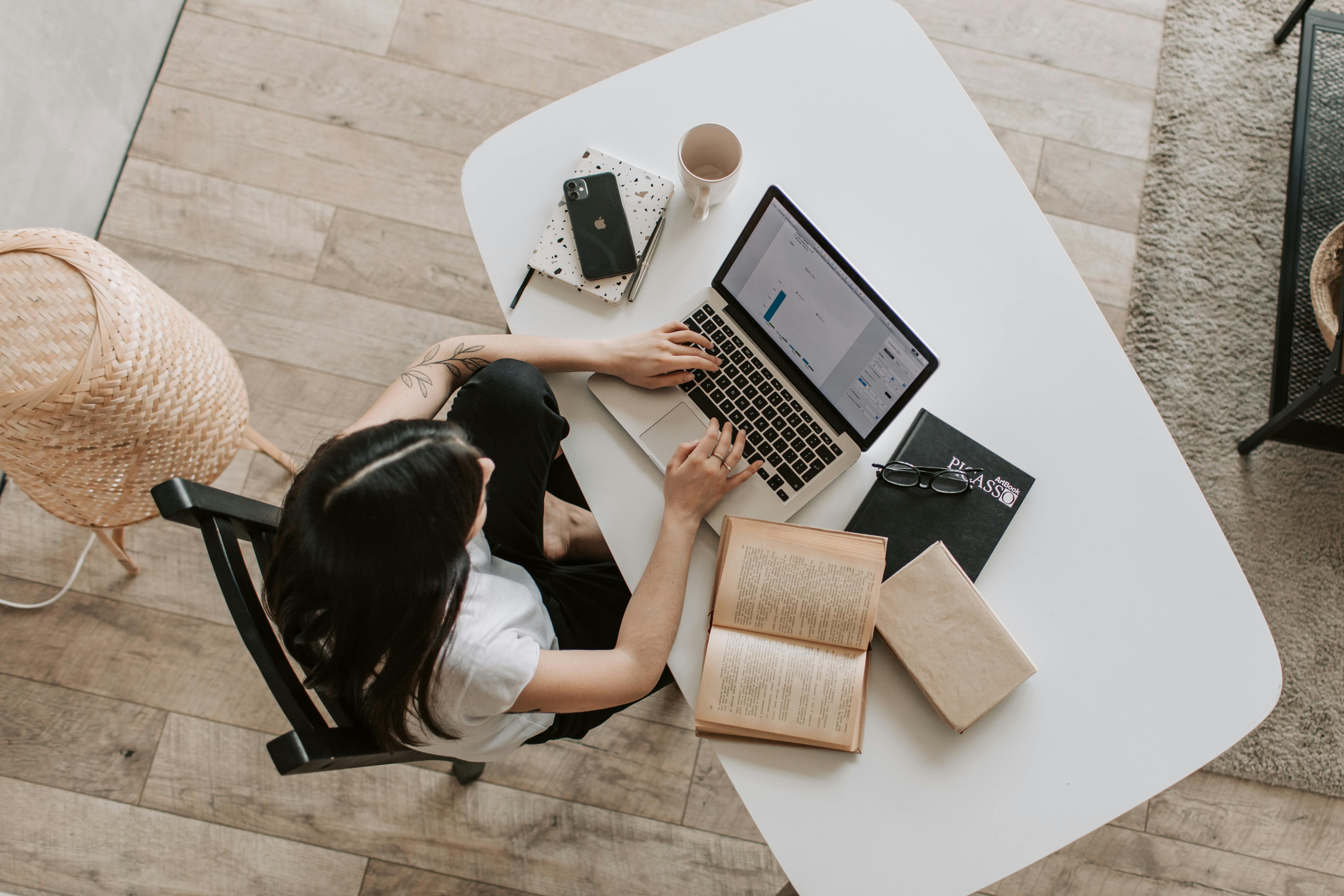 Virtual Assistant Jobs: How to Get Started and Thrive in 2025