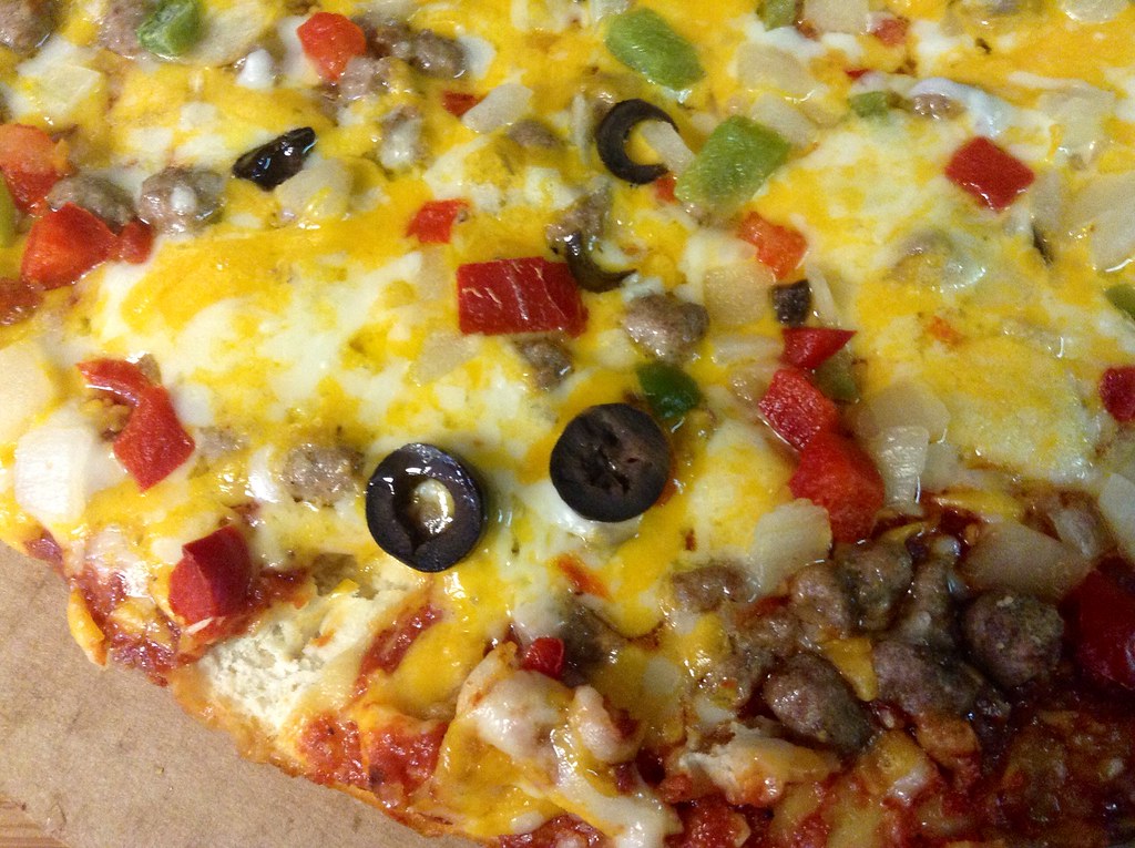 Pizza Hut Copycat Pan Pizza Recipe – Make the Iconic Thick Crust at Home