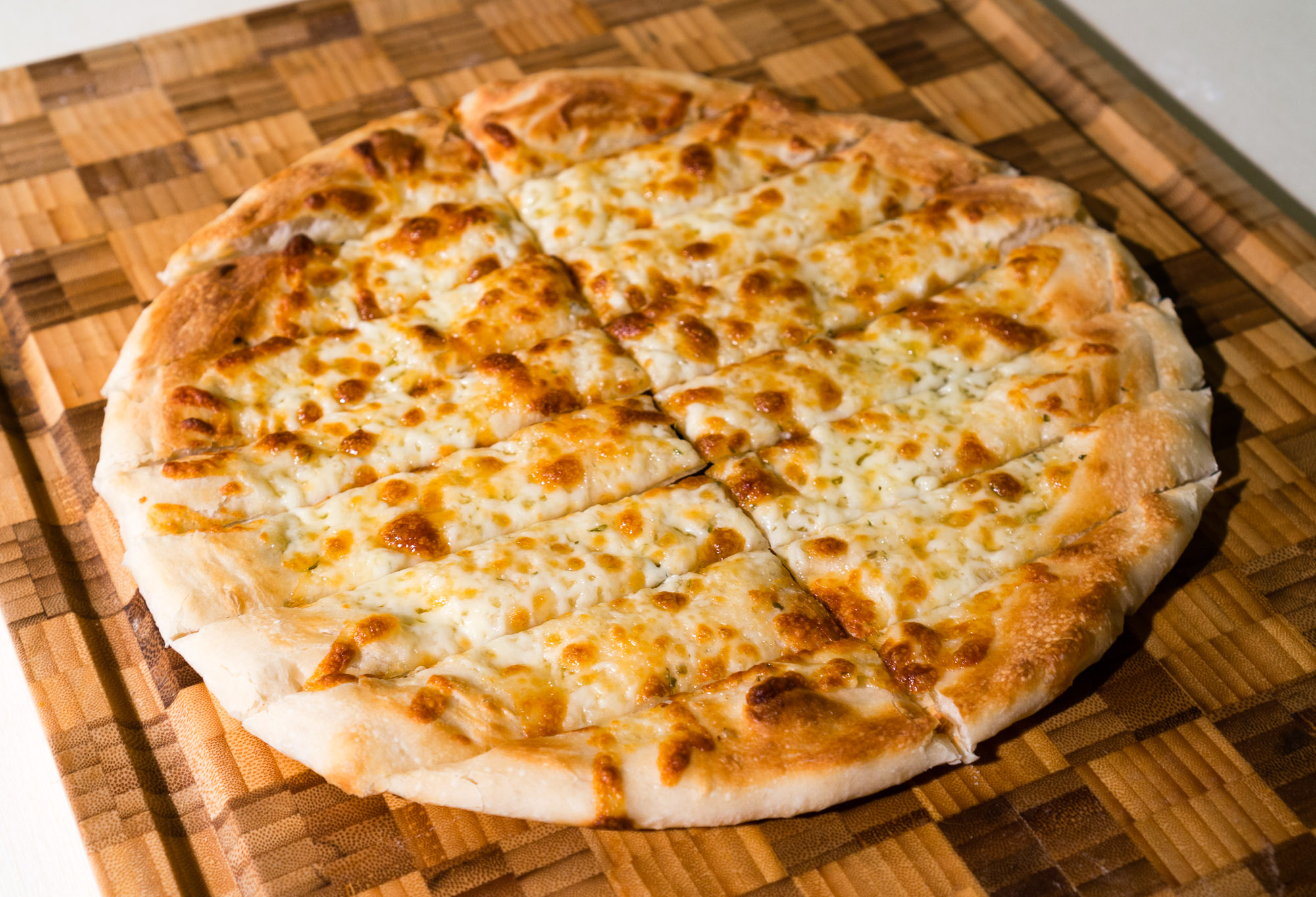 Copycat Domino’s Garlic Bread Pizza Hack – The Ultimate Indulgence
