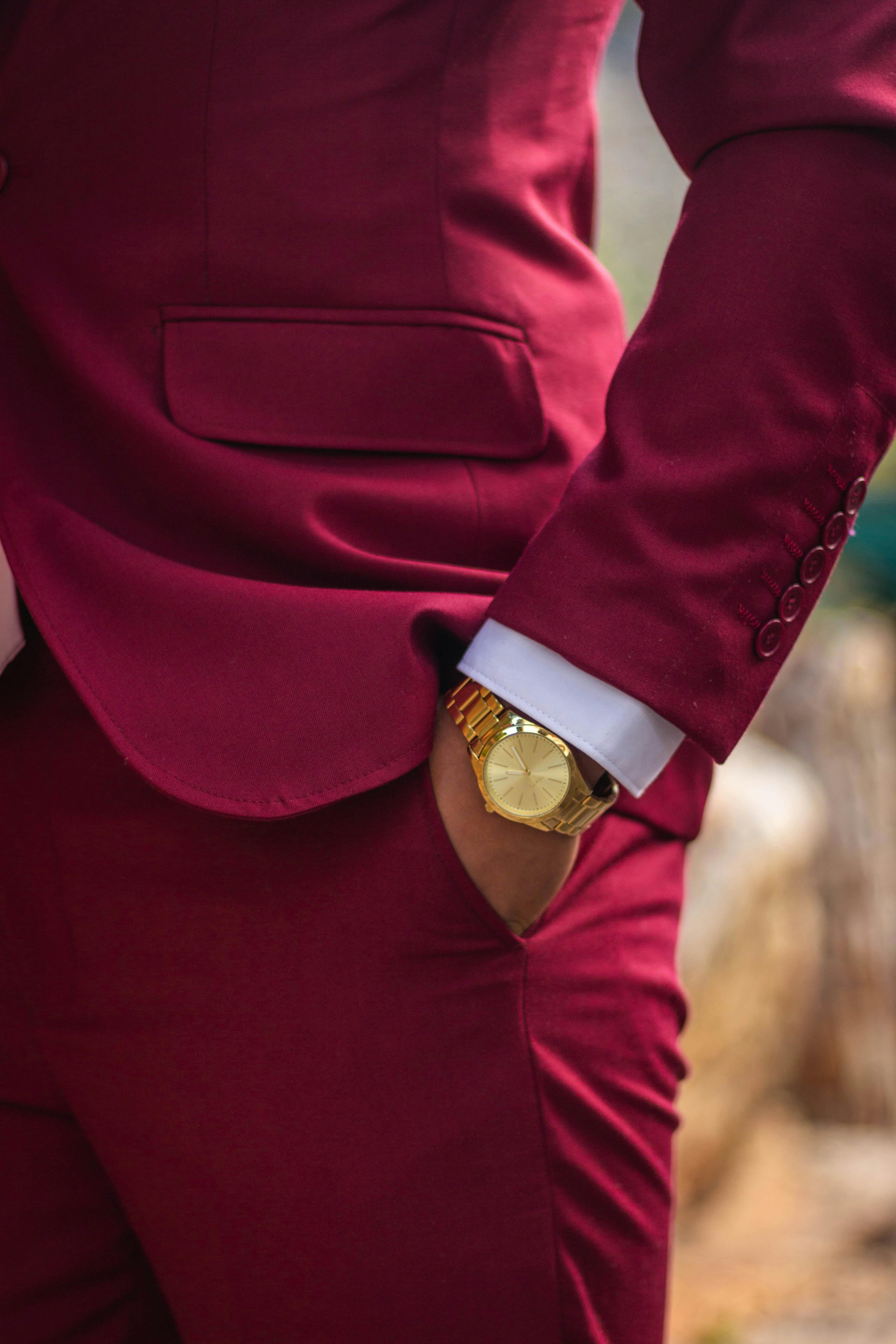 How High Earners Dress, Talk, and Date Differently: Confidence & Status Secrets