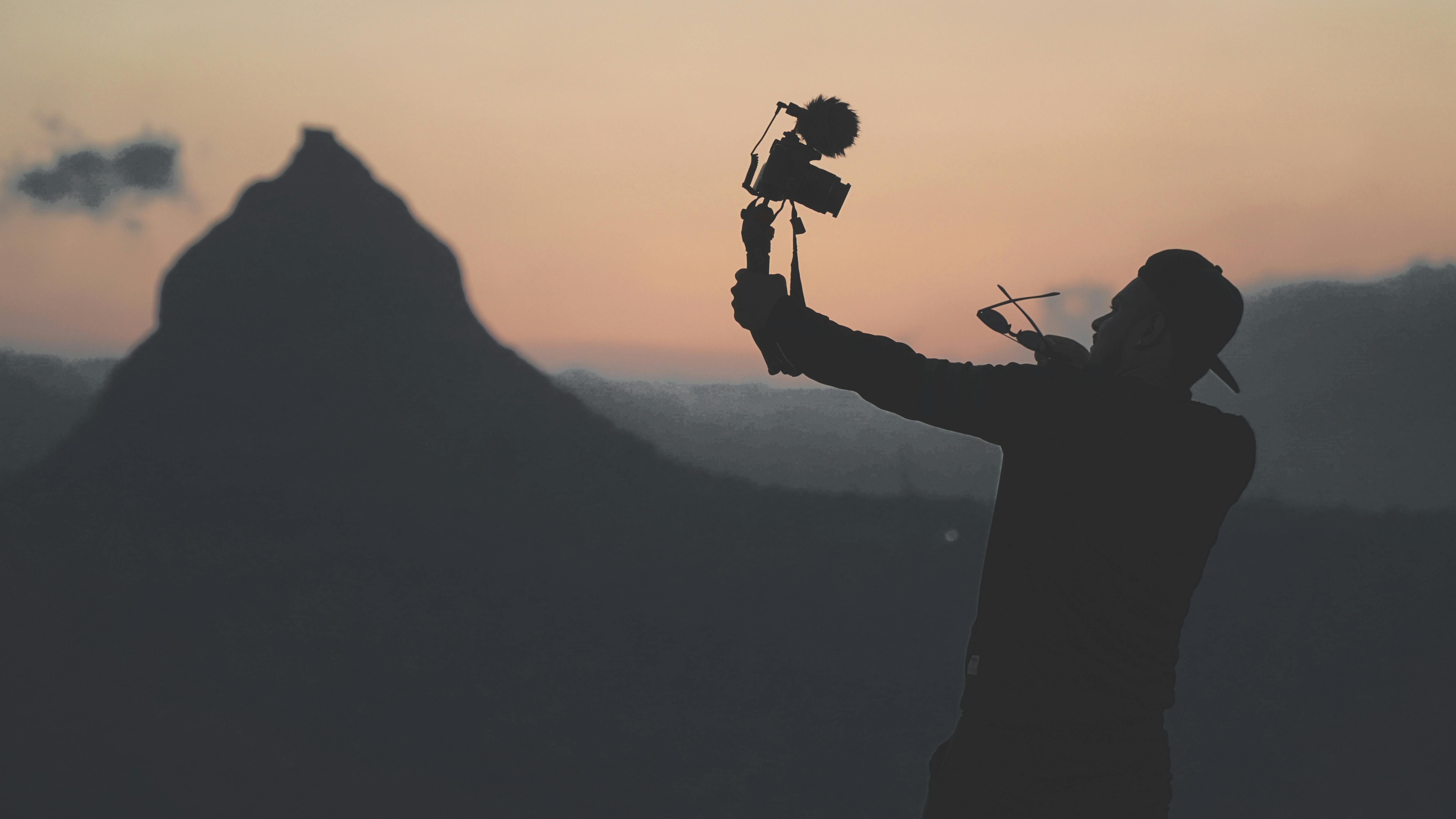 Travel Blog vs Vlog vs TikTok: Which Is Best for You?