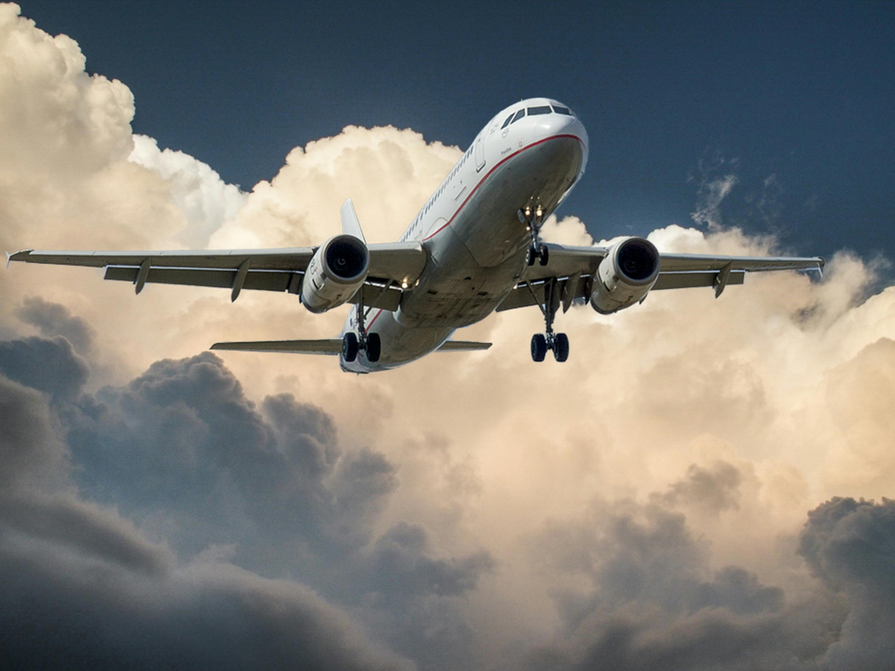 What Happens If You Miss Your Flight? Traveler’s Guide to Airline Rules and Real Stories