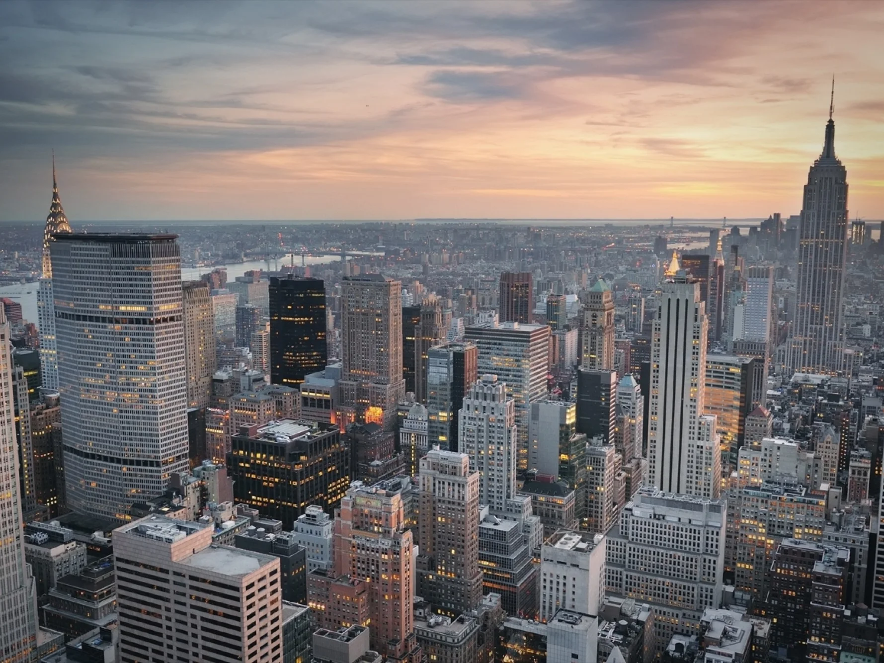 Chicago Business & Career Guide 2025: Jobs, Industries, and Relocation Insights