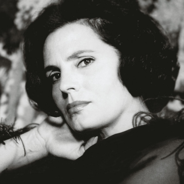 Am谩lia Rodrigues