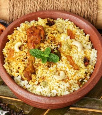 Chicken Dum  Biryani from Vazhayila - Flavours That Travel