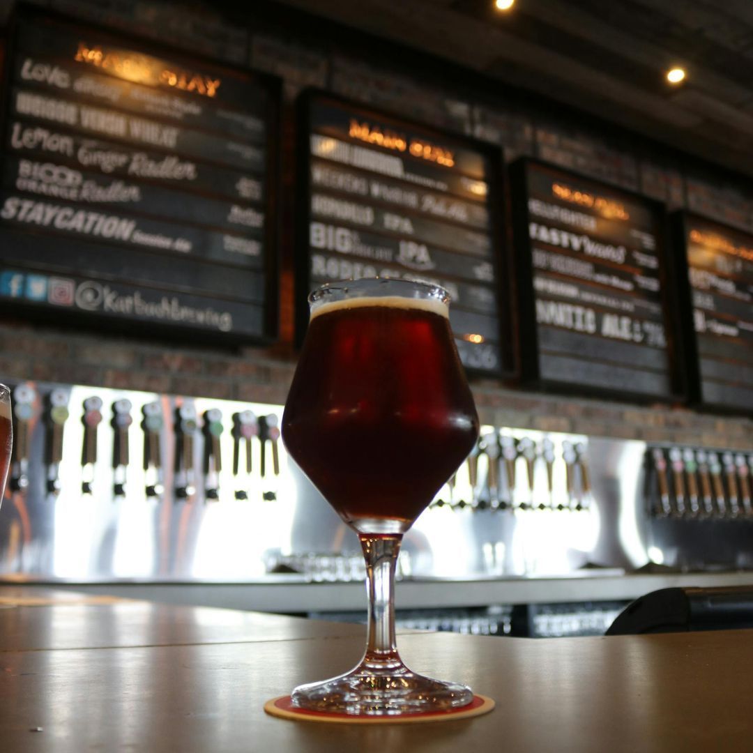 Who Goes to Pubs? Types of Customers and Their Preferences