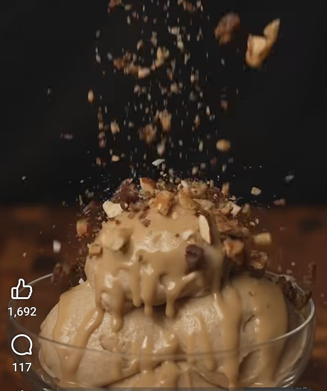 גלידת טחינה, תמרים ואגוזים - אורה
