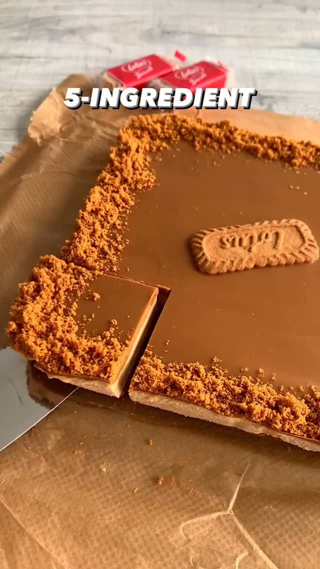 Lotus Biscoff Cheesecake Bars