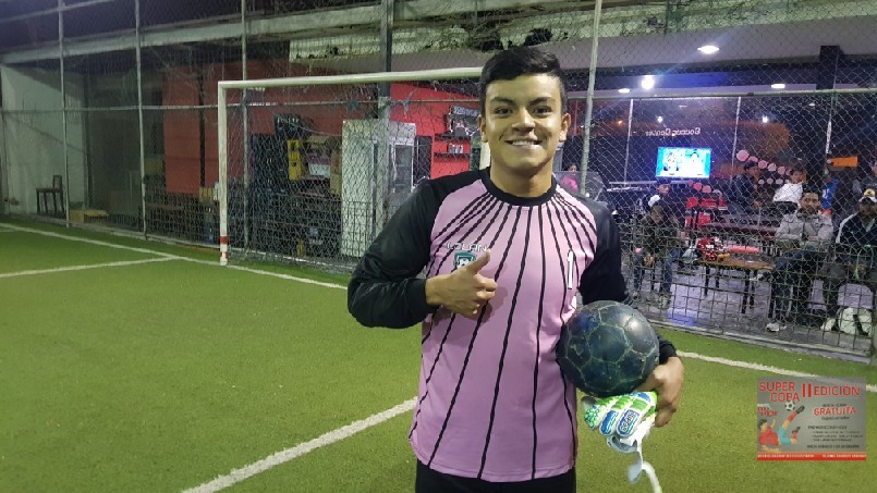 Super Copa II Edición  - La gran figura del partido, el guardameta Paúl (cubo) Castillo