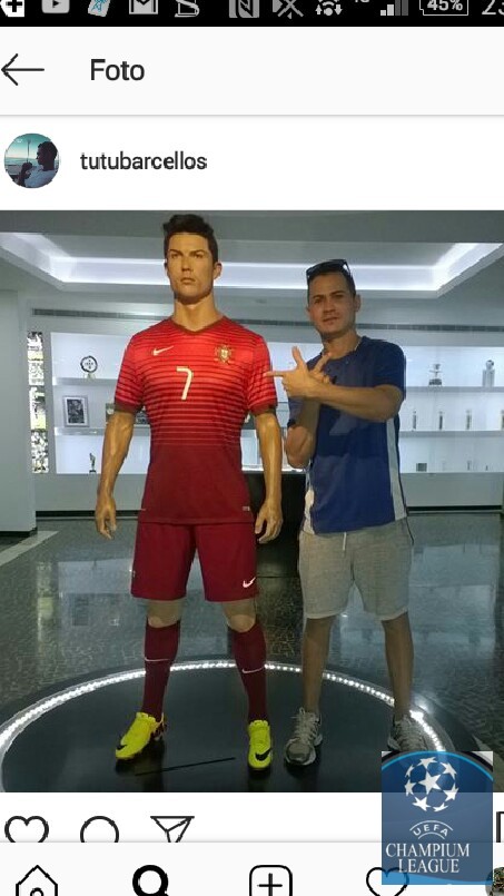 Champium  - Difícil saber quem joga mais,  o Cr7 ou Cr7. 