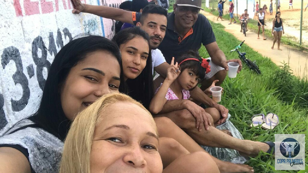 undefined - A torcida família esteve presente para prestigiar