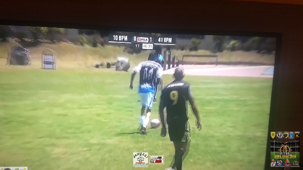 undefined - Zagueiro escorrega e portela bate cruzado e golll do Ramalhão