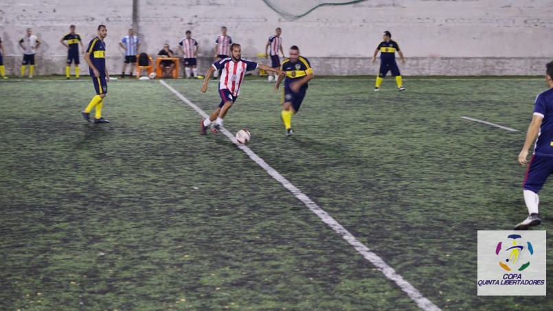 undefined - Meia Artur leva o Chivas ao ataque