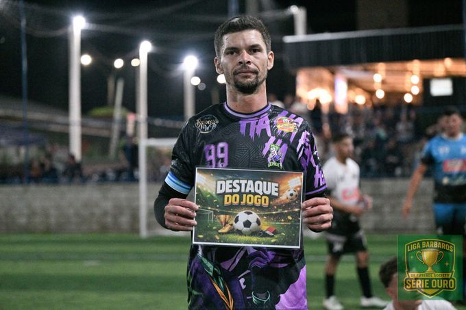 undefined - Capitão e destaque do jogo, João Paulo Assis ajudou seu time com muito talento e organização a conseguir a primeira vitória na competição.