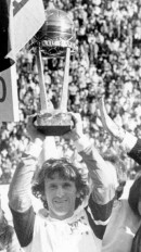 undefined - levanta a Taça Zicooooo meu Capitão  Festaaaaa em Turim Juventus Campeão da 1 Divisão PESBR