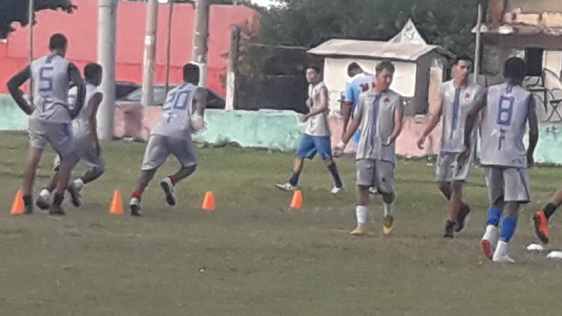 undefined - Esporte clube vila velha treina já pensando na estreia da copa Vitória kids